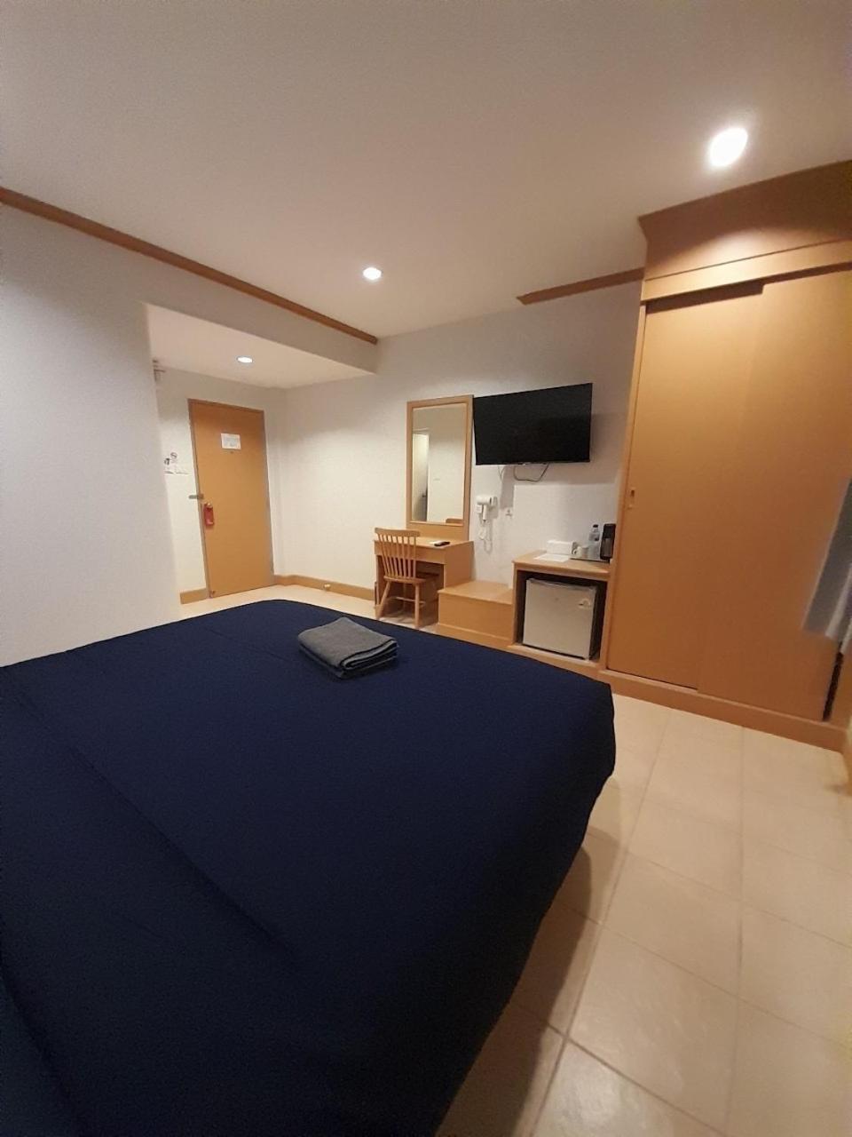 Albergue Jb House Patong Exterior foto